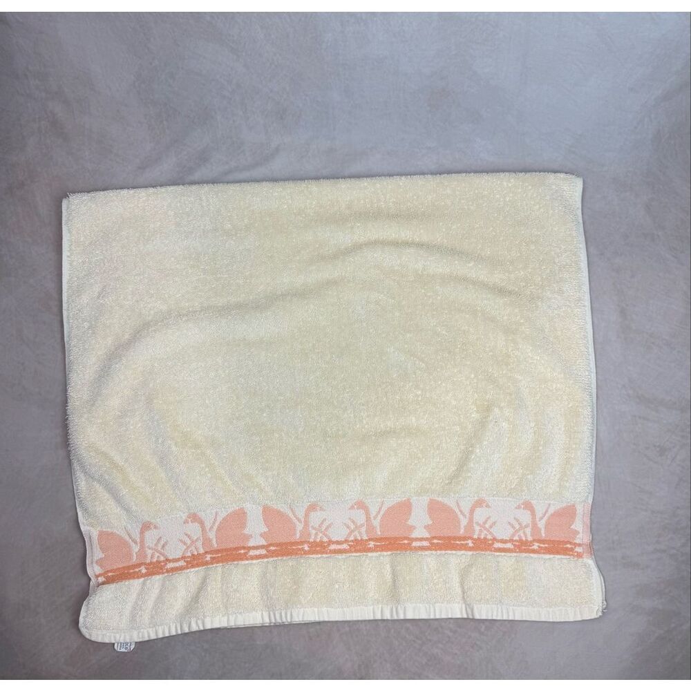 Vintage Swan Bath Towel Marco Polo Pink 21x40” READ Cottagecore